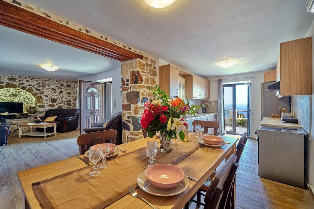 Maria'S Cozy Stonehouse Villa Kerames Esterno foto