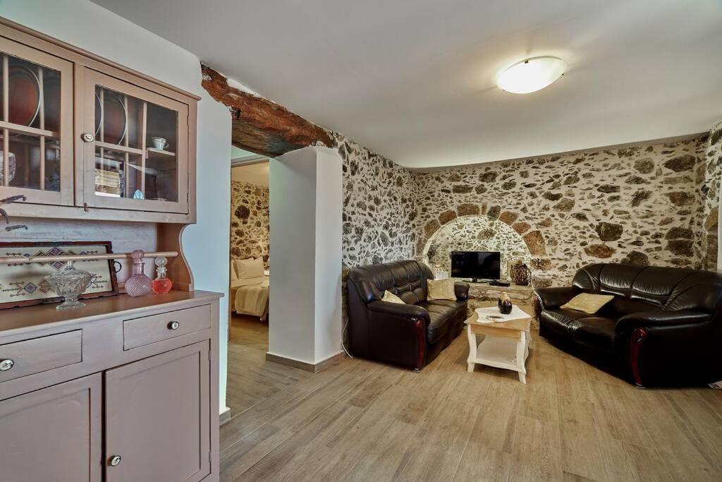 Maria'S Cozy Stonehouse Villa Kerames Esterno foto
