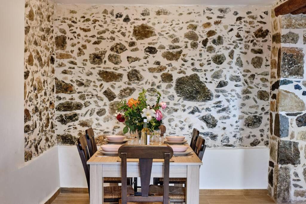Maria'S Cozy Stonehouse Villa Kerames Esterno foto