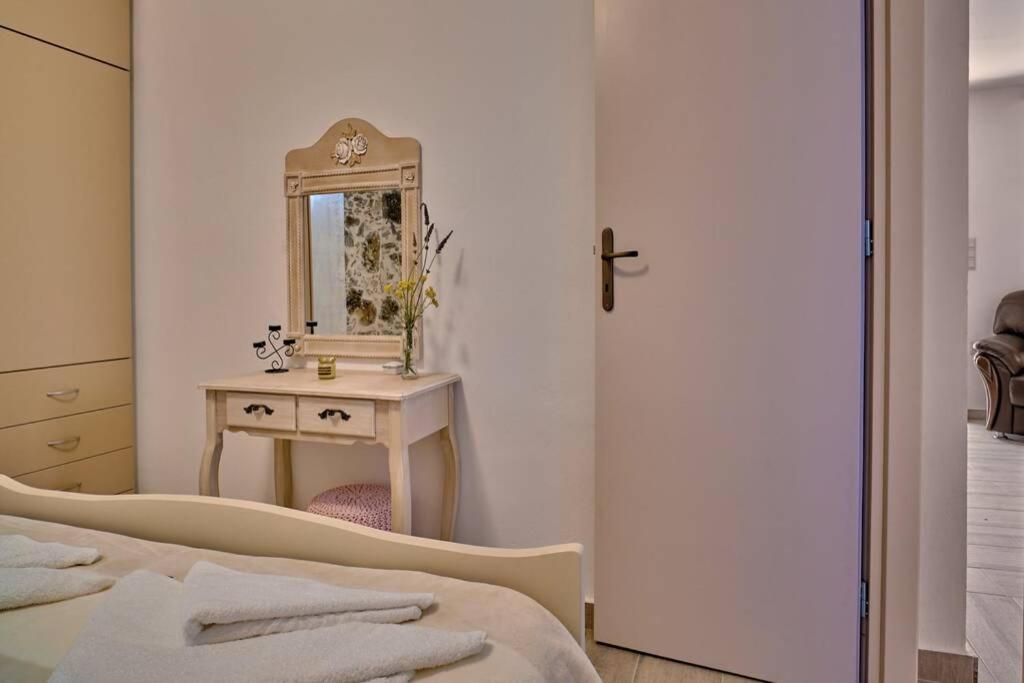 Maria'S Cozy Stonehouse Villa Kerames Esterno foto